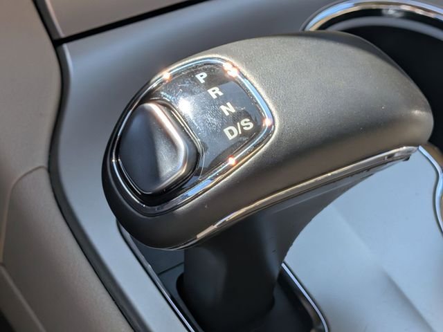 Used 2015 White Jeep Limited image 21