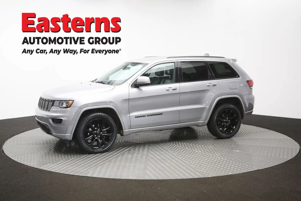 Used 2017 Silver Jeep Altitude image 57
