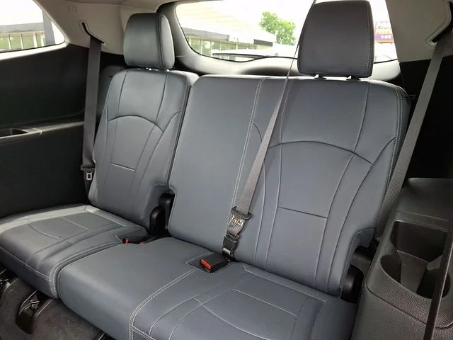 Used 2021 Black Buick Essence image 12