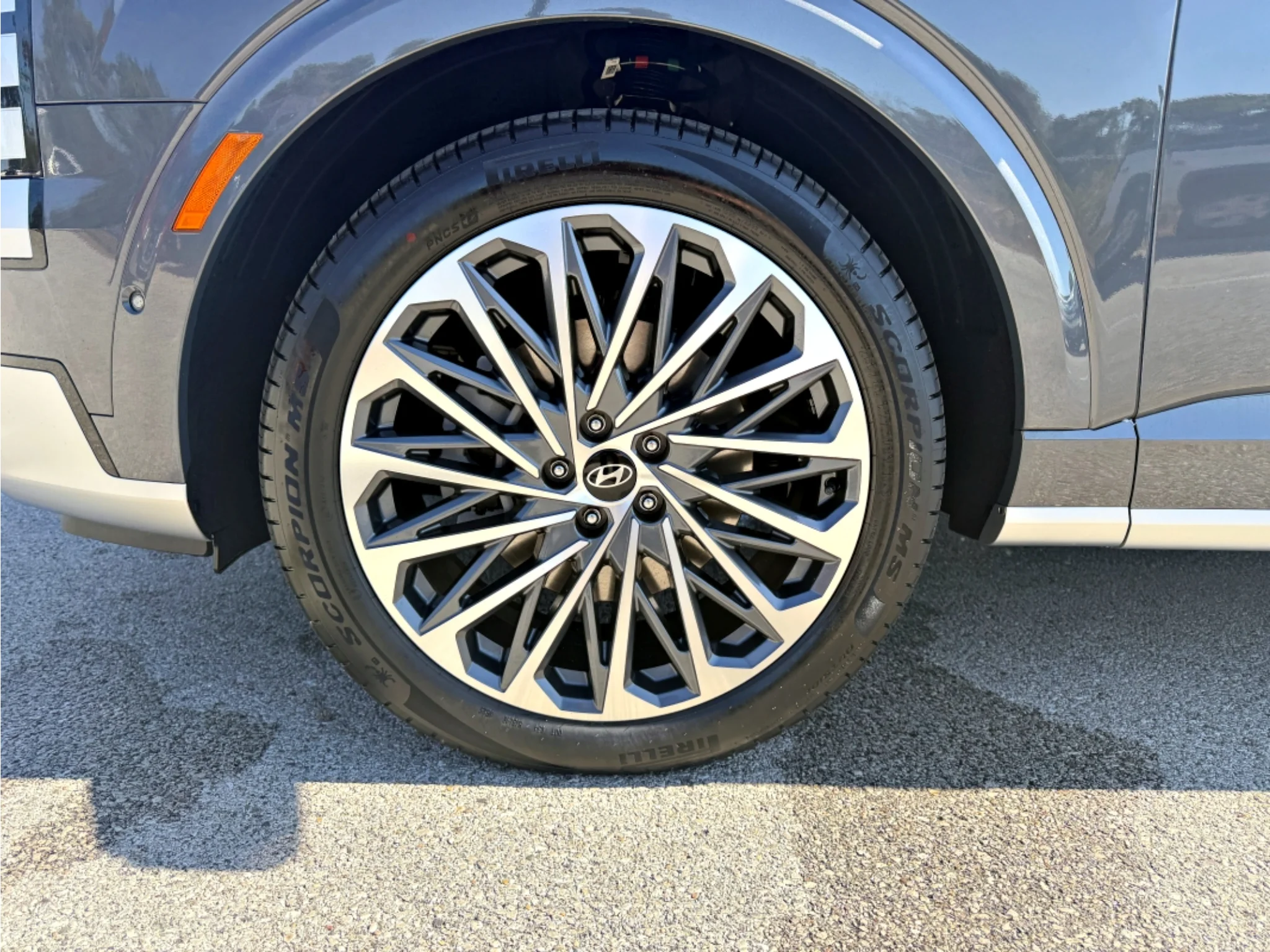 New 2027 Ecotronic Gray Pearl Hyundai Calligraphy image 17