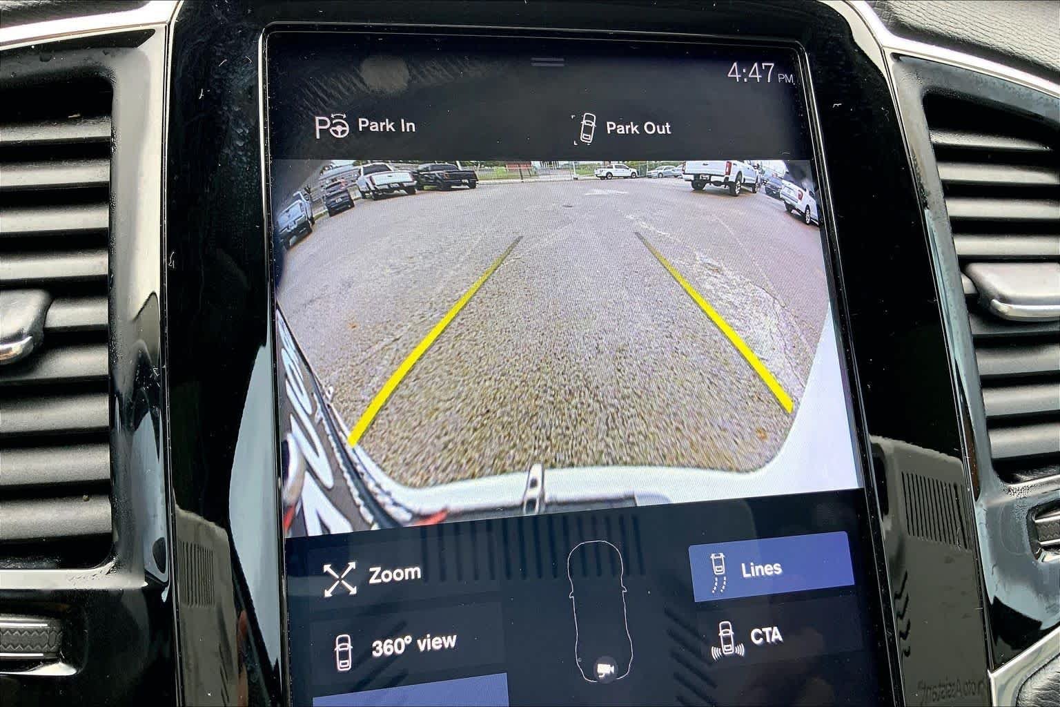 Used 2018  Volvo Inscription image 24
