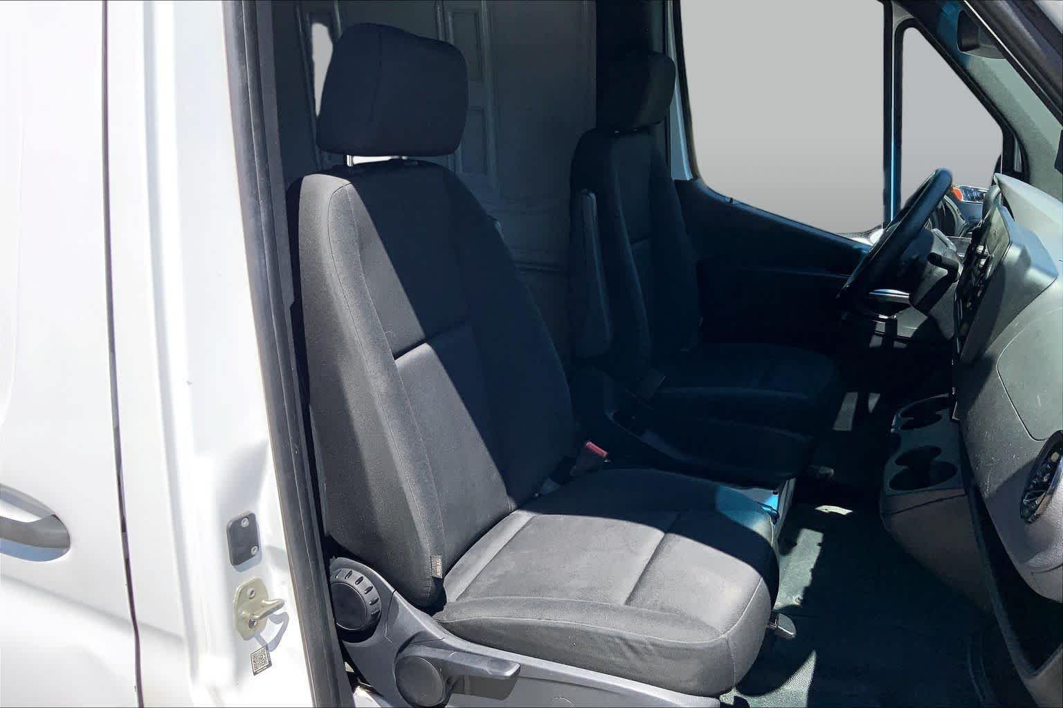 Used 2022 Arctic White Mercedes-Benz  image 8