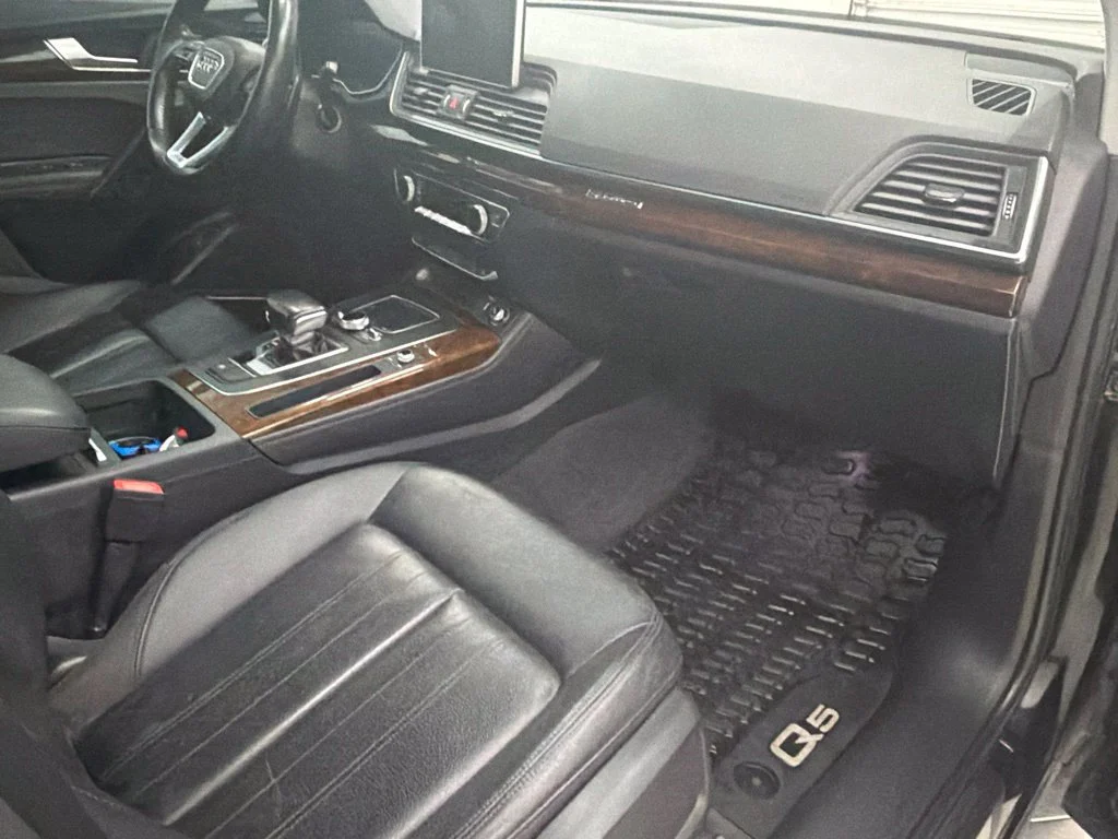 Used 2020 Black Audi 45 Premium Plus image 31