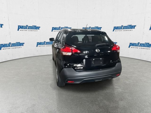 Used 2018 Black Nissan S image 10