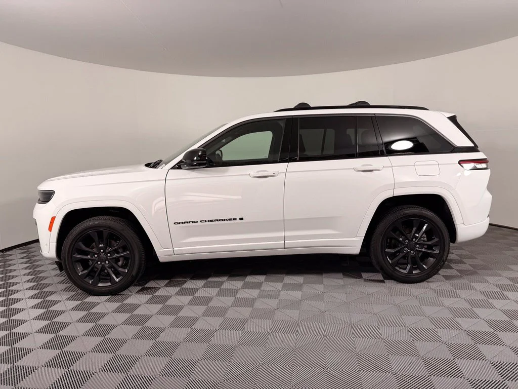 Used 2026 White Jeep Limited Reserve image 12
