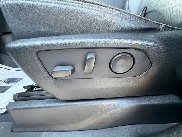 Used 2021  Chevrolet High Country image 19