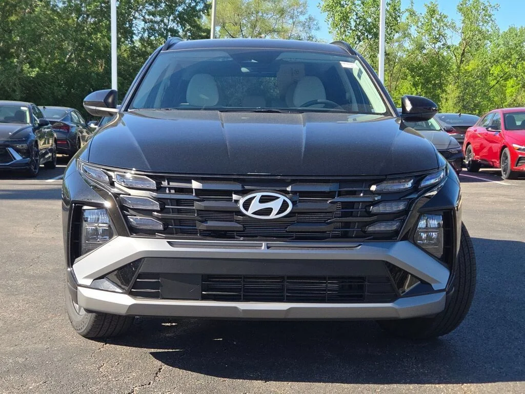 Used 2026 Black Hyundai SEL image 4