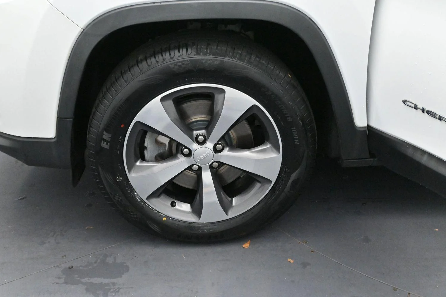 Used 2019 Bright White Clearcoat Jeep Limited image 34