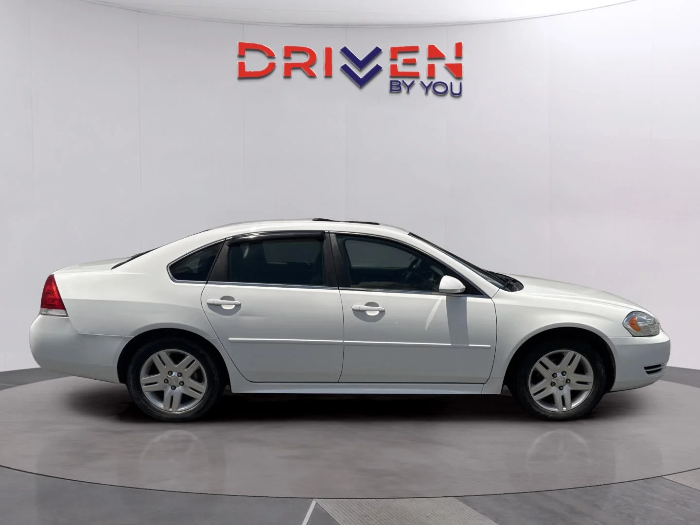 Used 2015 SUMMIT WHITE Chevrolet LT image 6