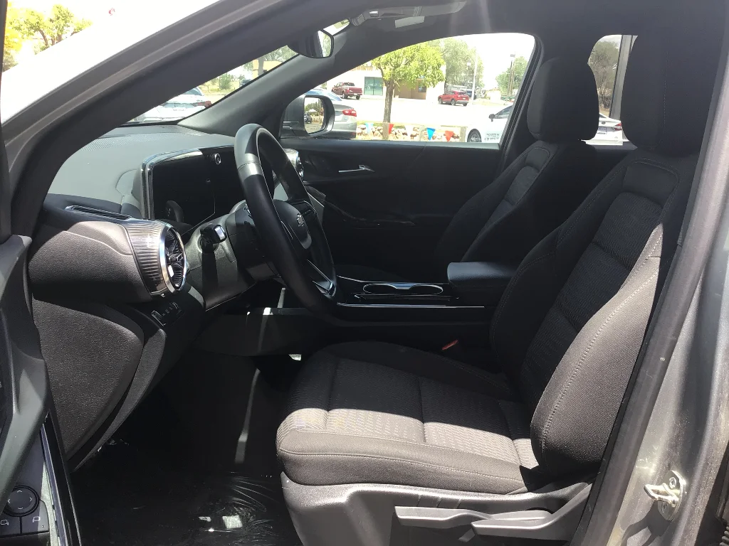 Used 2025 Sterling Gray Metallic Chevrolet LT image 12