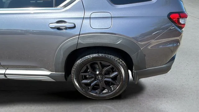 Used 2025  Honda Touring image 41