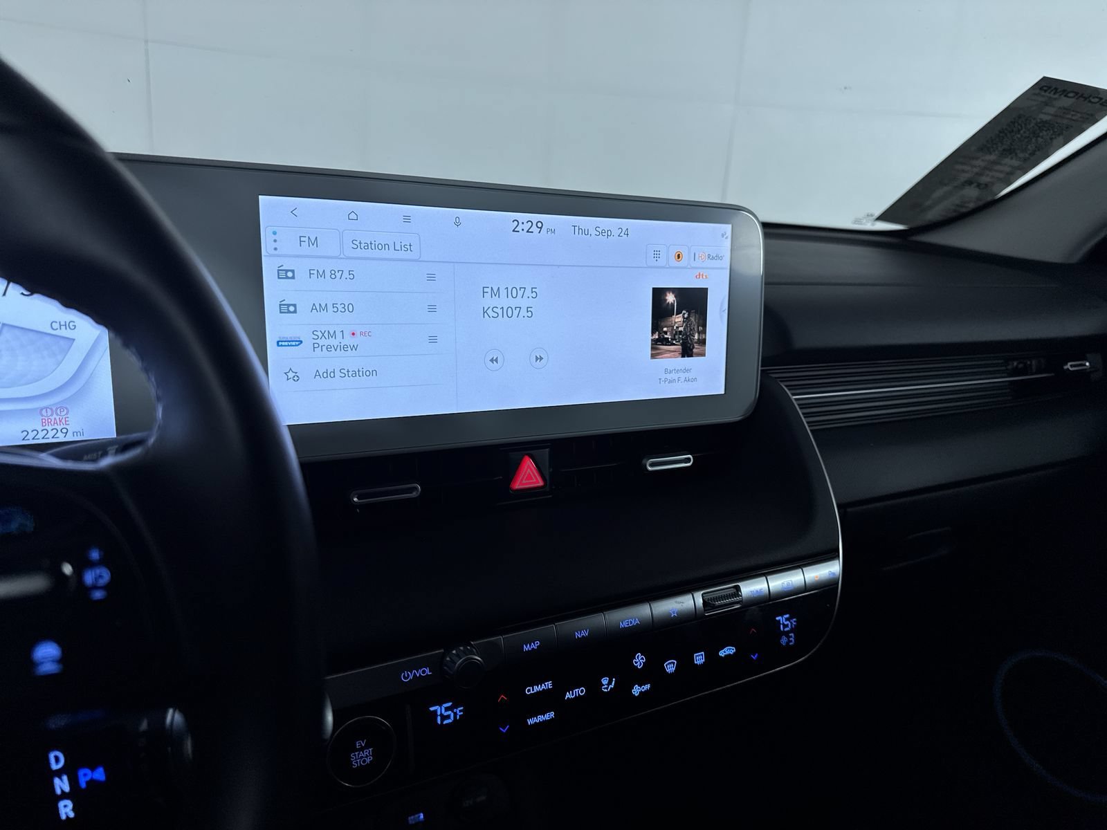 Certified Used 2024 Atlas White Hyundai Limited image 18
