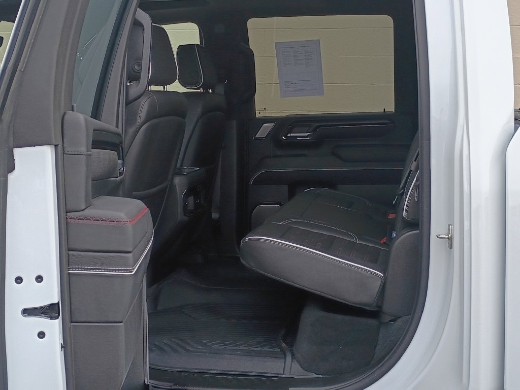 Used 2025 White GMC AT4X image 17