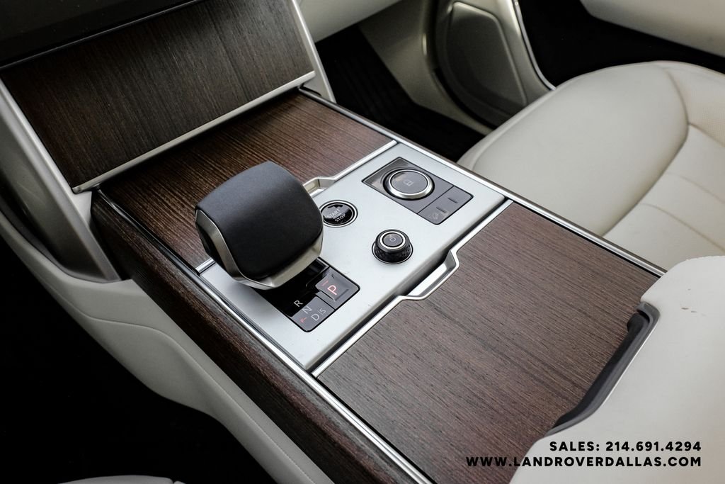 New 2027 Fuji White Land Rover SE image 23