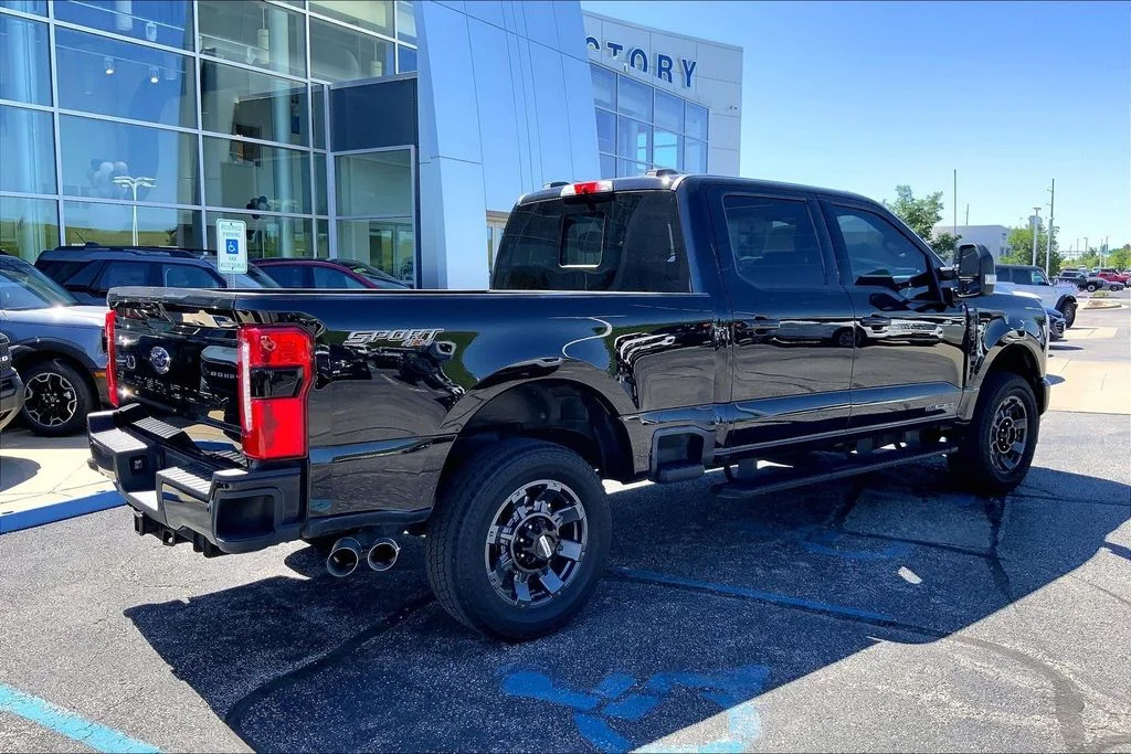 Used 2024 Black Ford XLT image 6