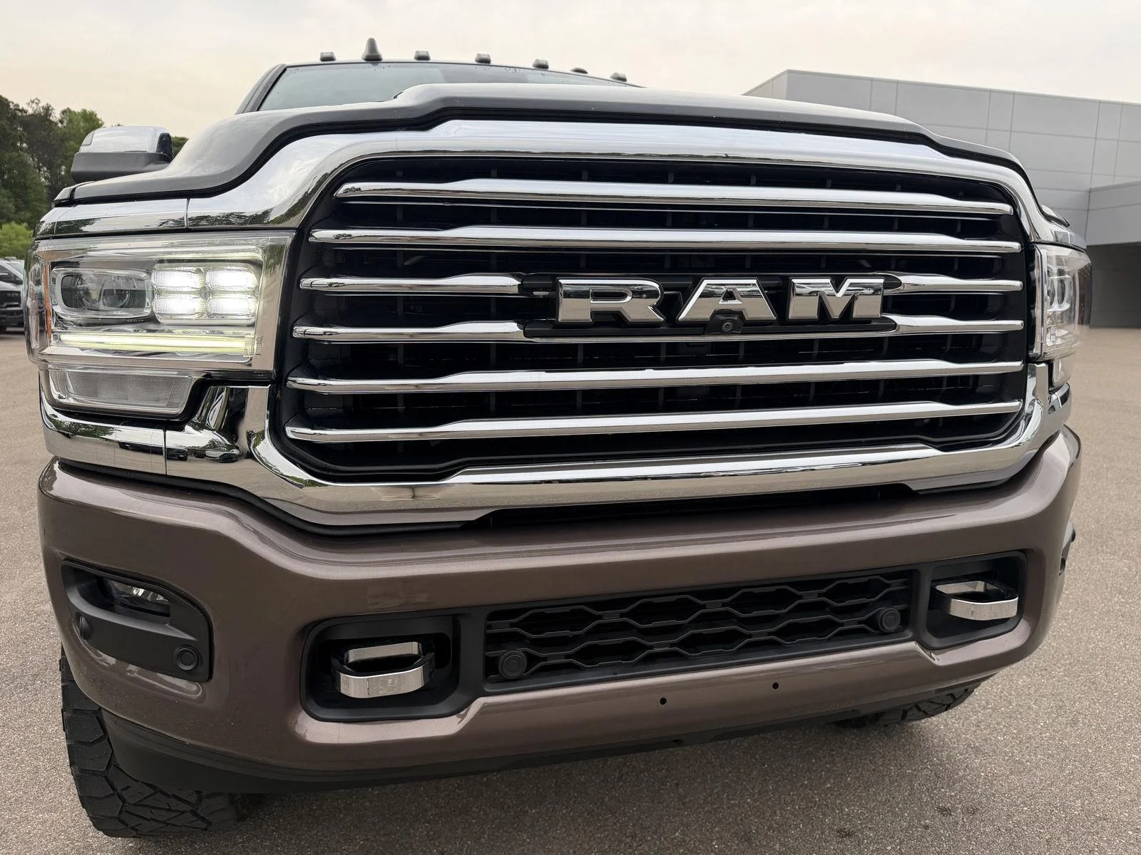 Used 2022 Diamond Black Crystal Pearlcoat Ram Longhorn image 24