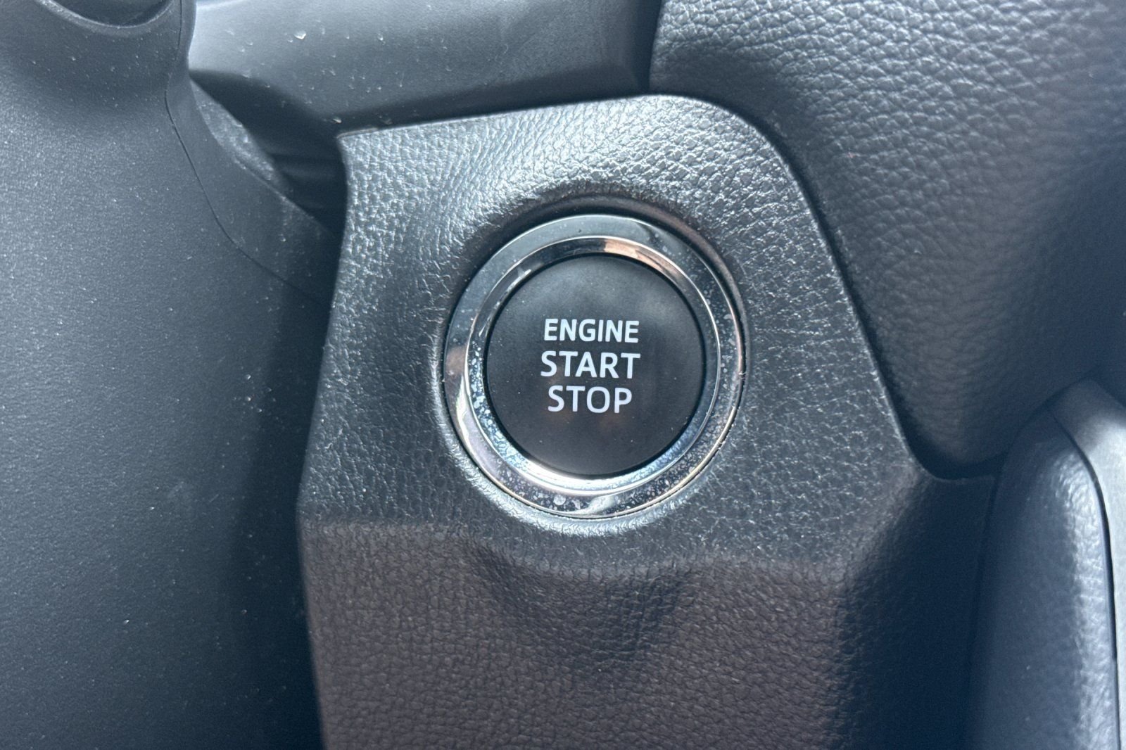 Used 2025 White Toyota XLE image 21