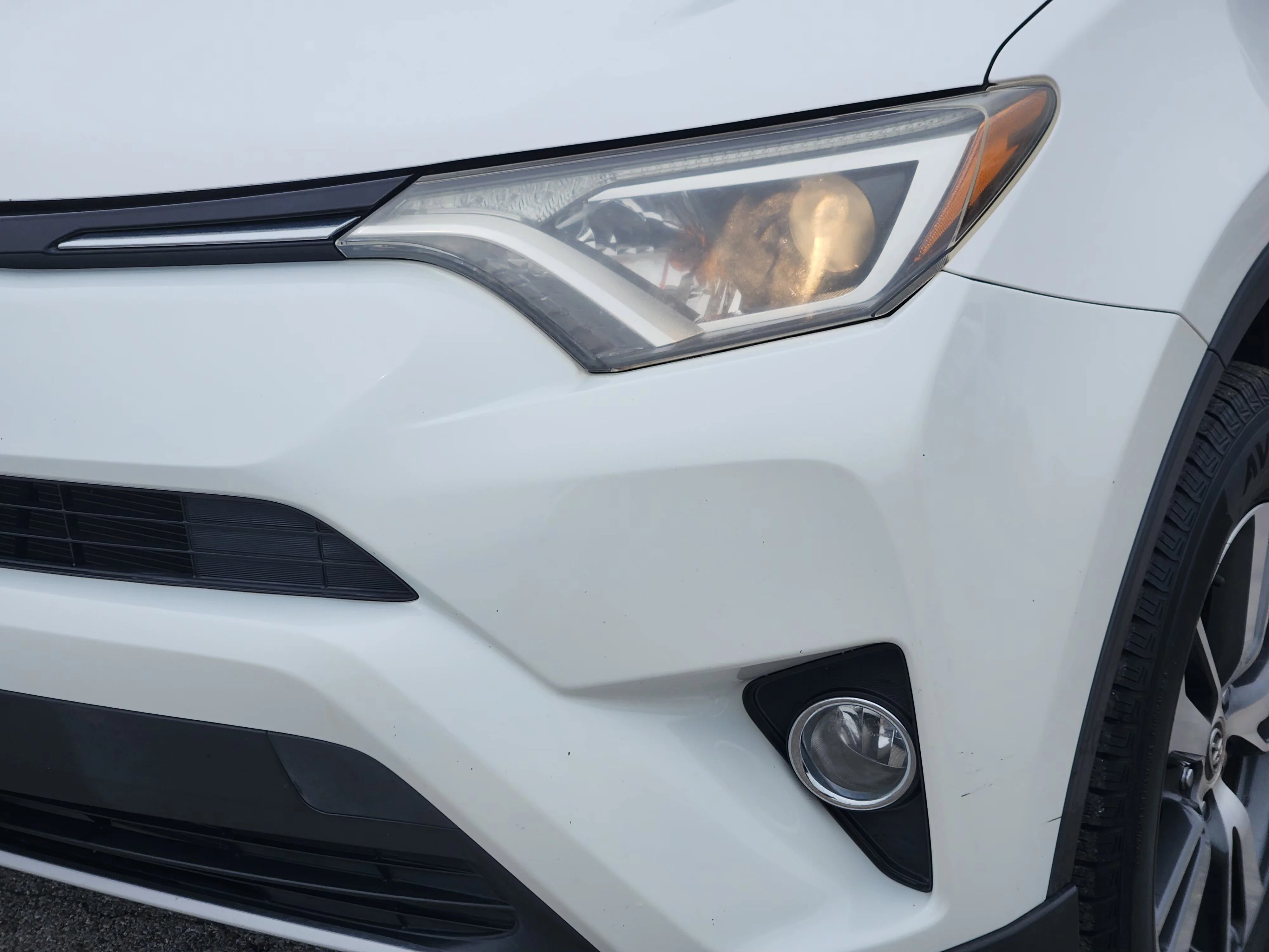 Used 2017  Toyota XLE image 8