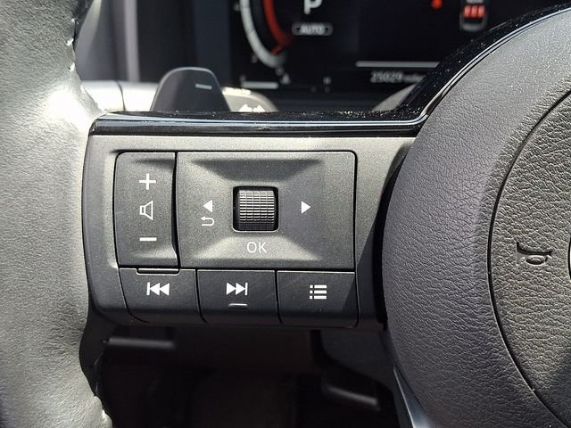 Used 2023 Gray Nissan Platinum image 24