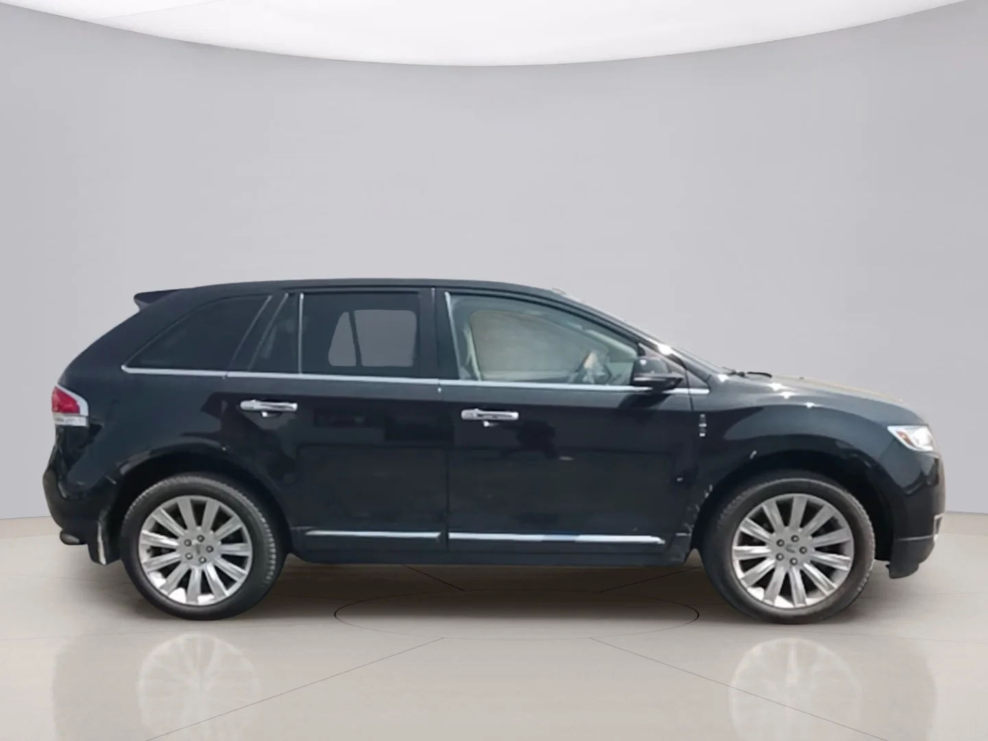 Used 2013 Black Lincoln AWD image 6