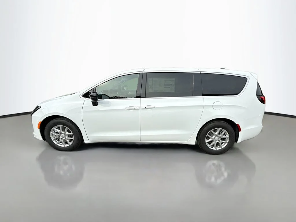 New 2027 Bright White Clearcoat Chrysler Select image 7