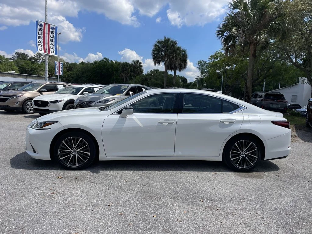 Used 2023 White Lexus 350 image 5