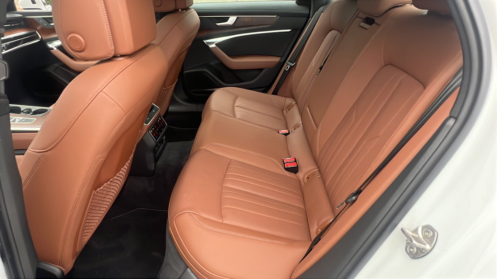 Used 2023  Audi 45 Premium Plus image 18