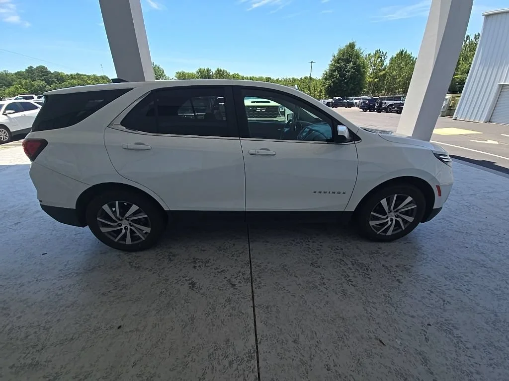 Used 2023 Summit White Chevrolet LT image 10