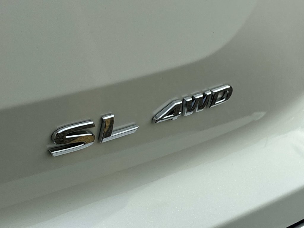 Used 2023 White Nissan SL image 12
