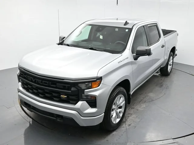 Used 2022 SILVER ICE METALLIC Chevrolet Custom image 32