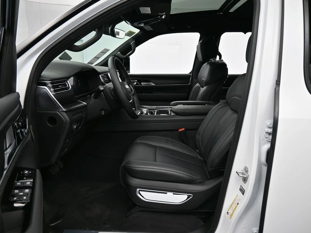 New 2026 Bright White Clearcoat Jeep Summit Obsidian image 11