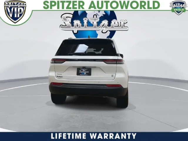 New 2026 Bright White Clear-Coat Exterior Paint Jeep Limited image 13