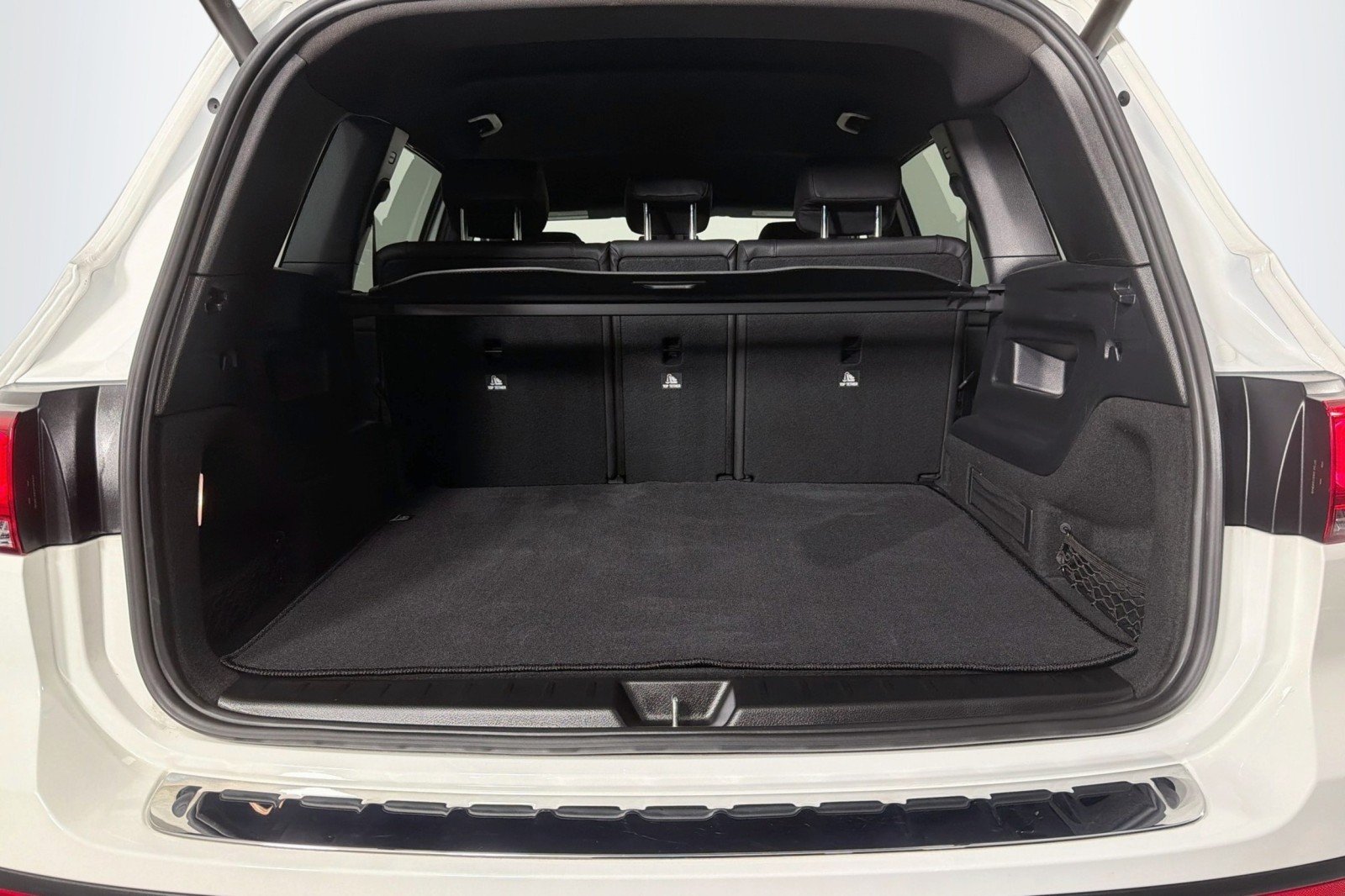 Used 2023 Polar White Mercedes-Benz 250 image 23
