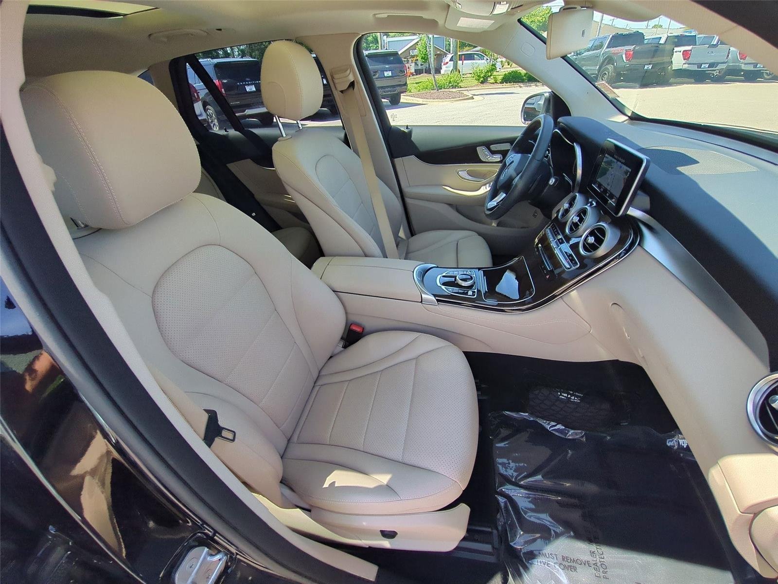 Used 2017 Black Mercedes-Benz GLC 300 image 40