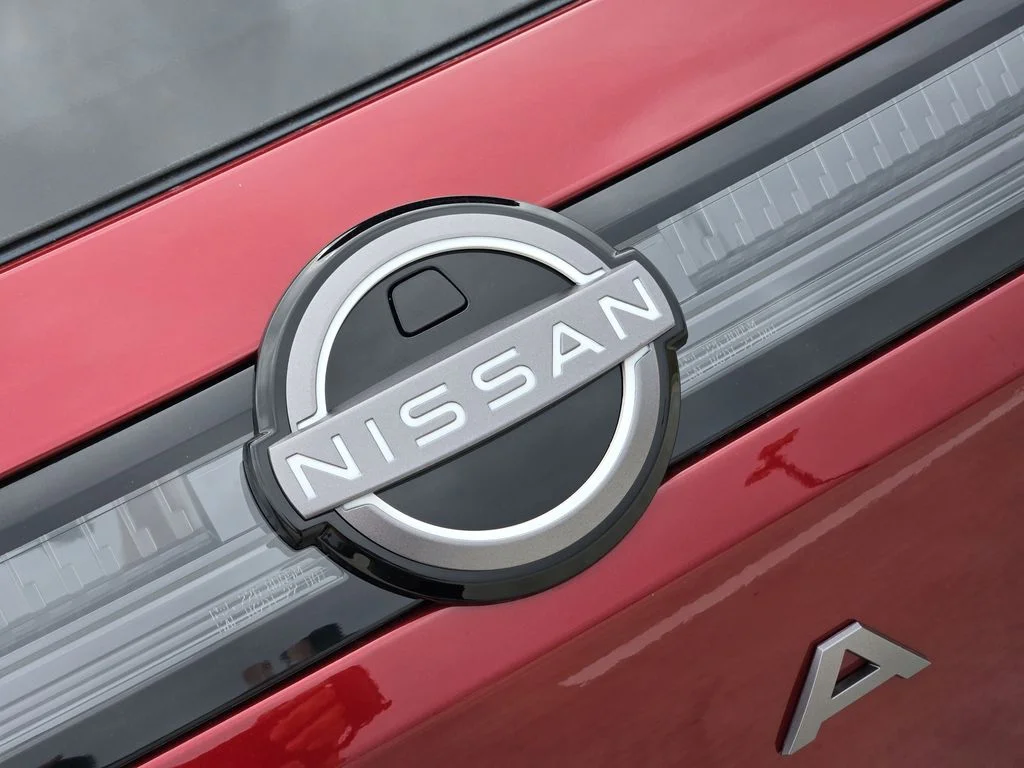 New 2026 Scarlet Ember Tintcoat Nissan SL image 8