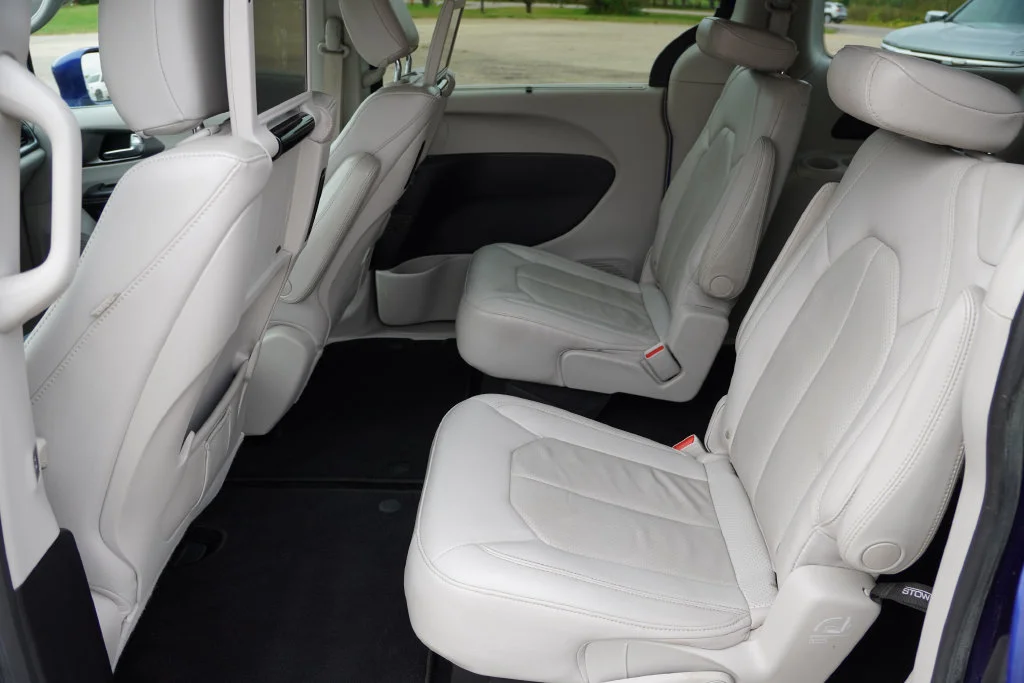 Used 2021 Blue Chrysler Touring L image 16