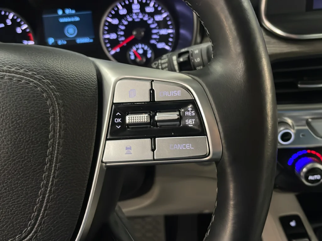 Used 2022 Gray Kia EX image 17