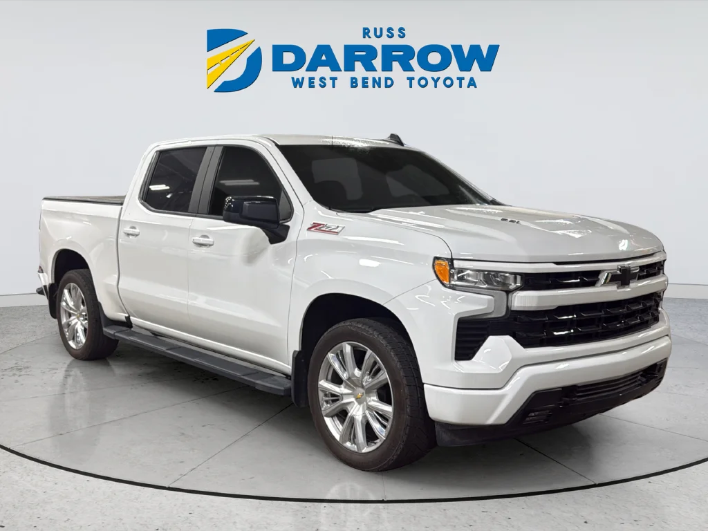 Used 2024 White Chevrolet RST image 7