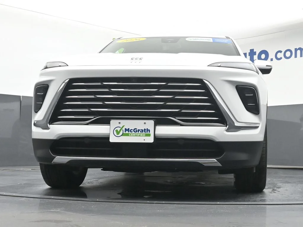 Used 2026 White Buick Preferred image 7