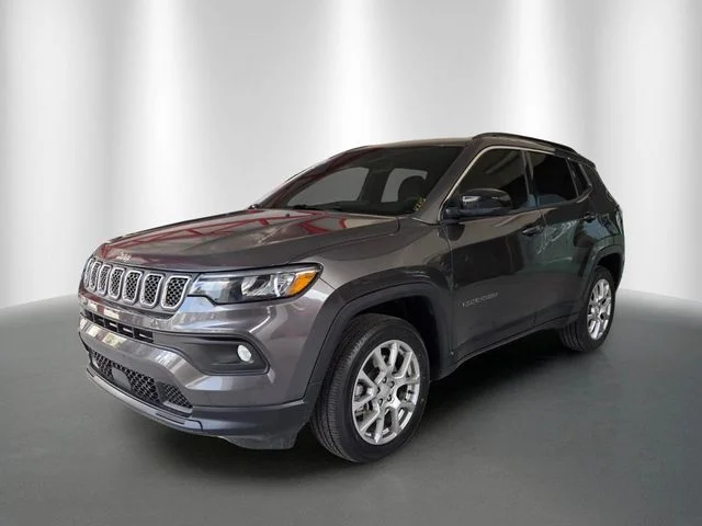 Used 2023 Gray Jeep Latitude Lux image 2