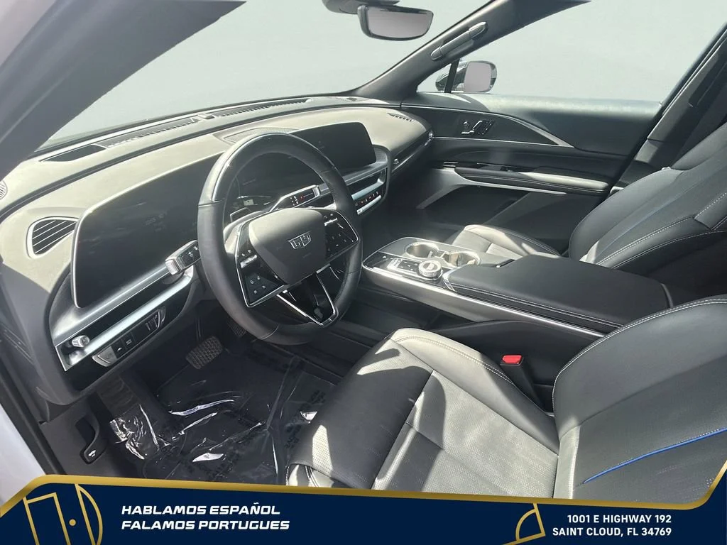 Used 2025 Crystal White Tricoat Cadillac Luxury 3 image 13