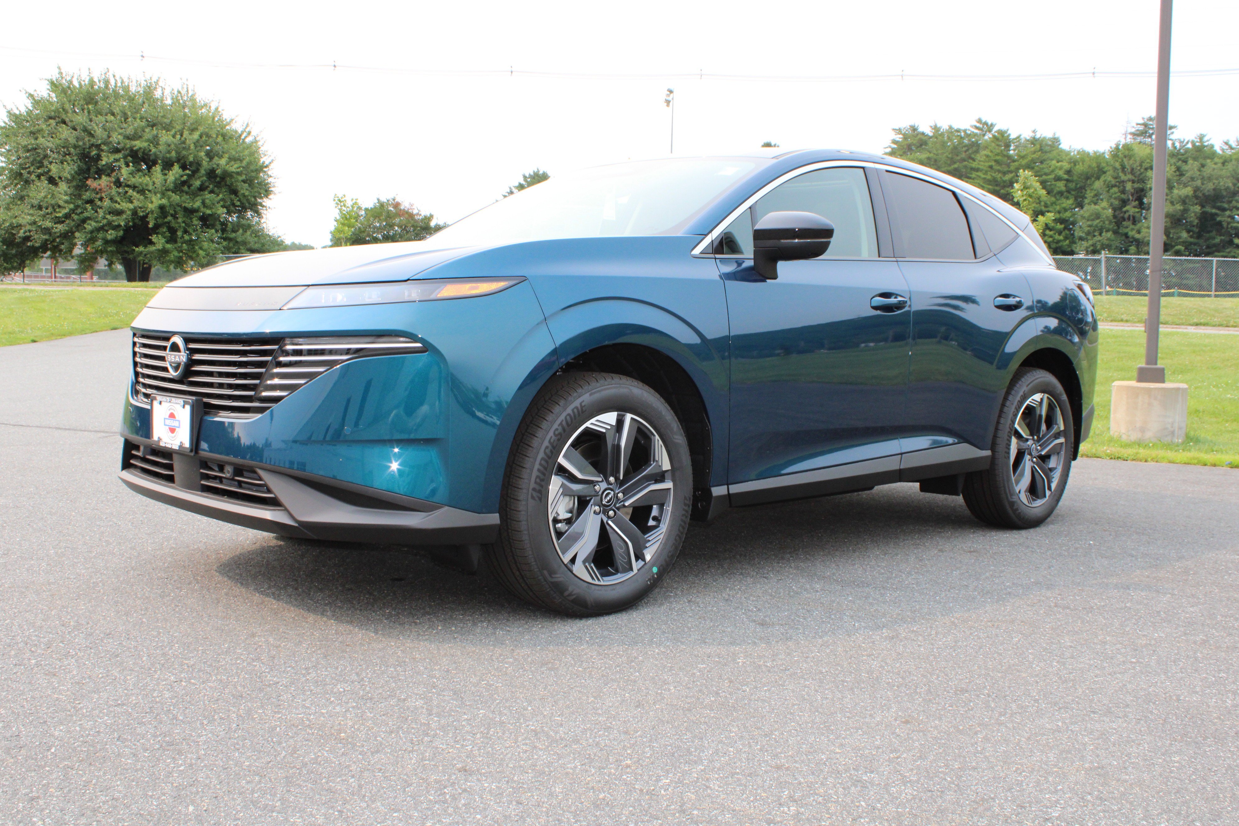 New 2026 Deep Ocean Blue Pearl Nissan SL image 2