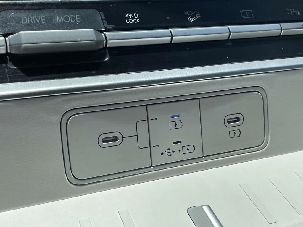 New 2026 Silver Hyundai SE image 28