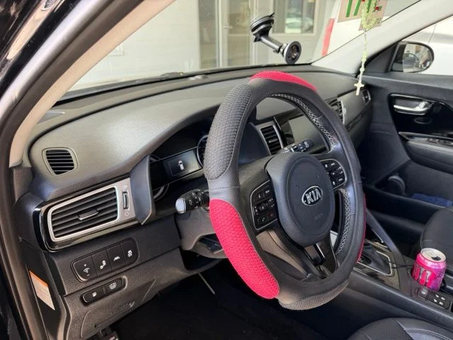 Used 2017 Black Kia Touring image 7