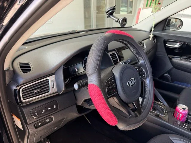 Used 2017 Black Kia Touring image 7