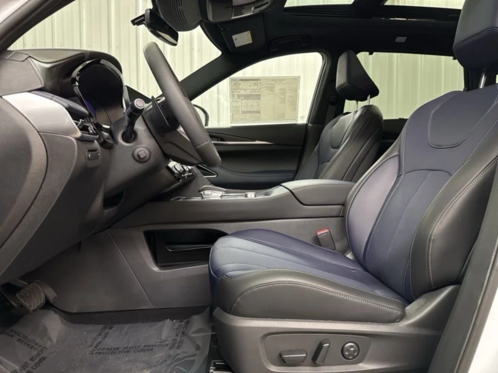 Certified Used 2026 White INFINITI SPORT image 15