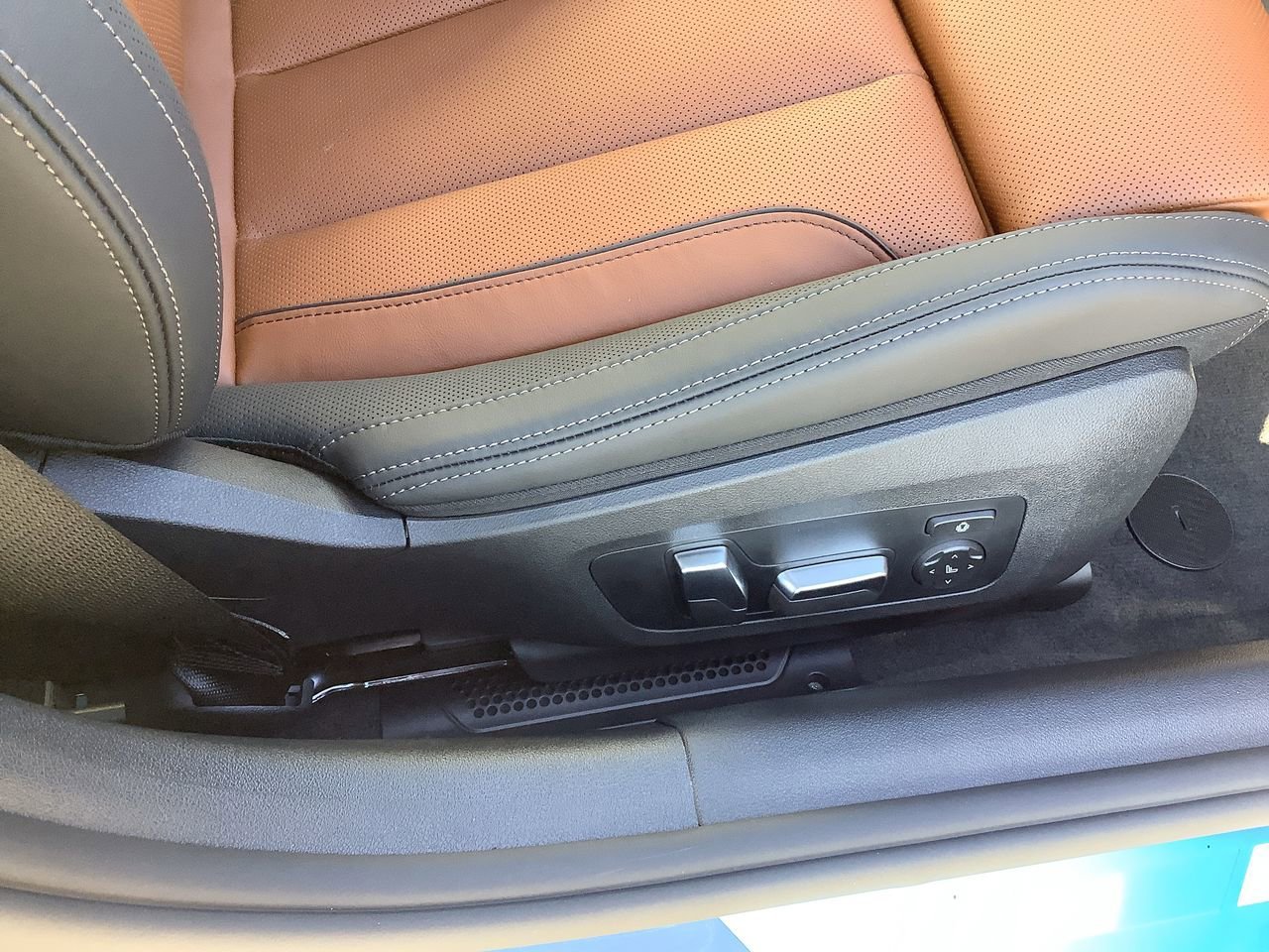 2026 BMW 8 Series 840i - Photo 35