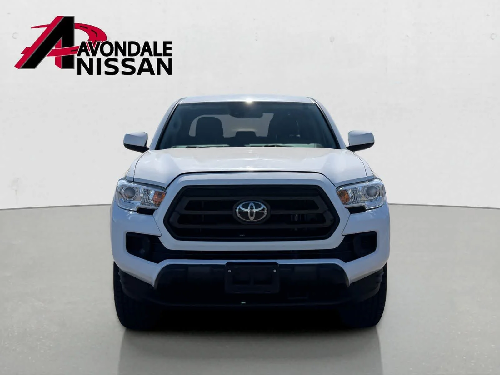 Used 2022 White Toyota SR image 9