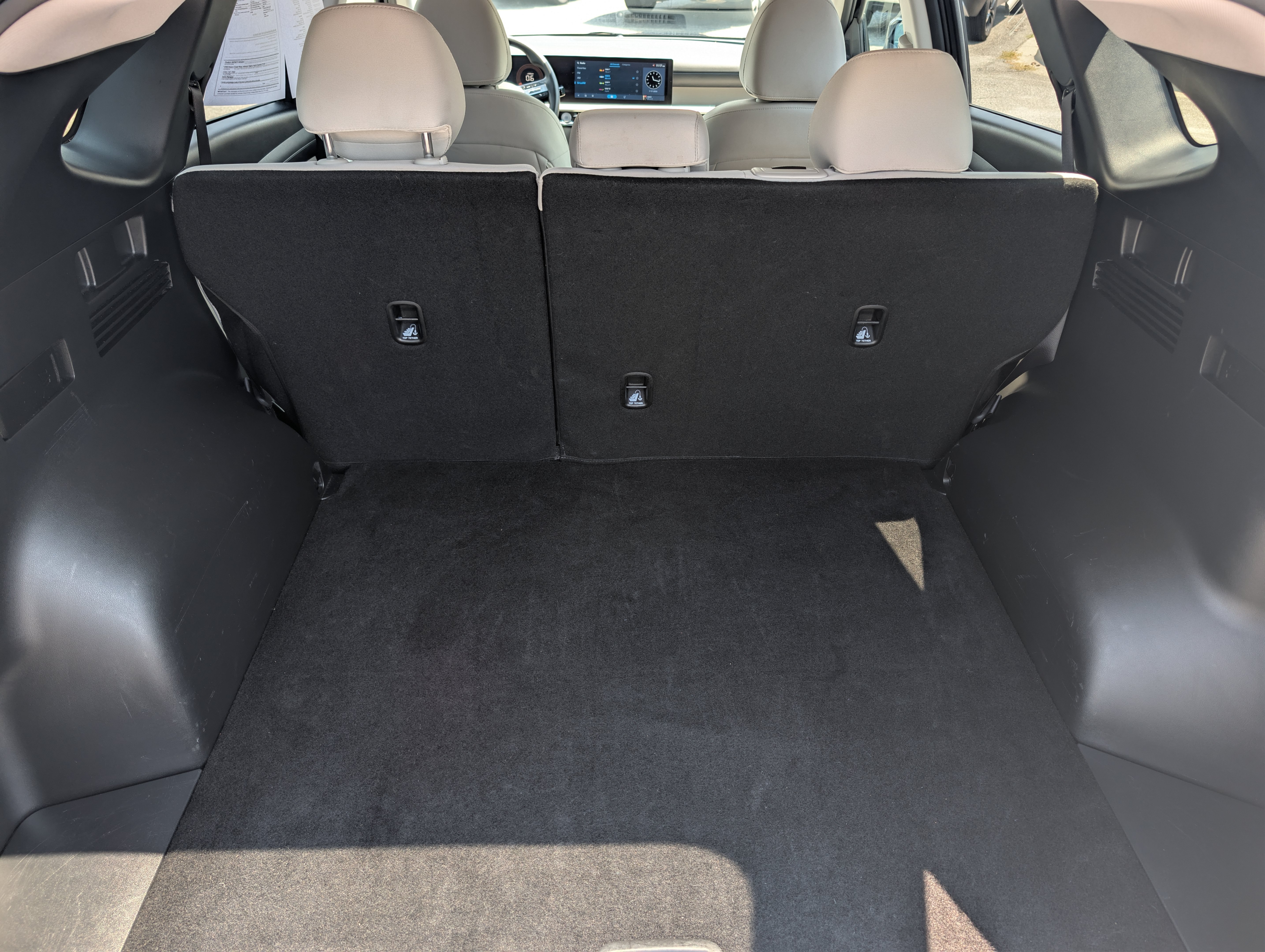 Used 2025 Phantom Black Hyundai SEL image 26