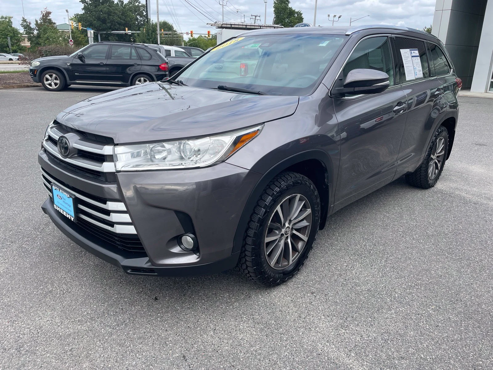 Used 2018 Predawn Gray Mica Toyota XLE image 4
